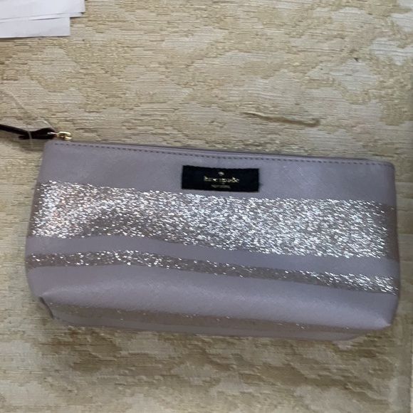 Kate Spade Makeup Bag inLsp - Picture 1 of 1